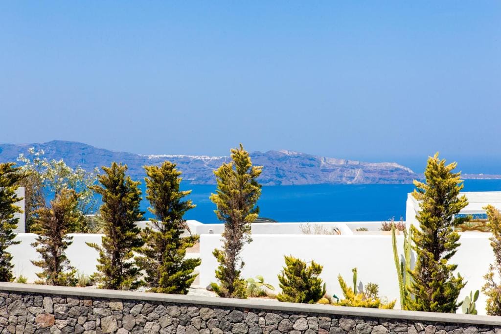 Ευρύ πανόραμα Αιγαίου και θάλασσας από τη βεράντα